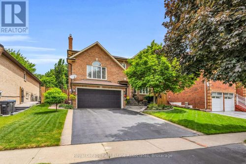 3 Hacienda Crt, Brampton, ON, L6Z3J2 | Card Image