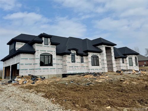 6281 31 Mile Rd, Washington Twp, MI, 48095-1288 | Card Image