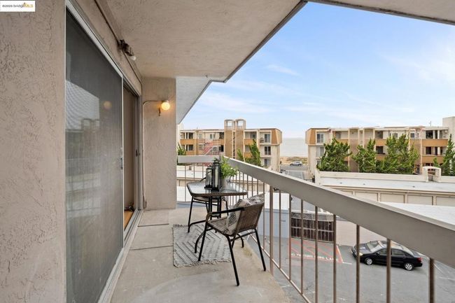 APT-320 - 960 Shorepoint Ct, Condo with 2 bedrooms, 2 bathrooms and 2 parking in Alameda CA | Image 30