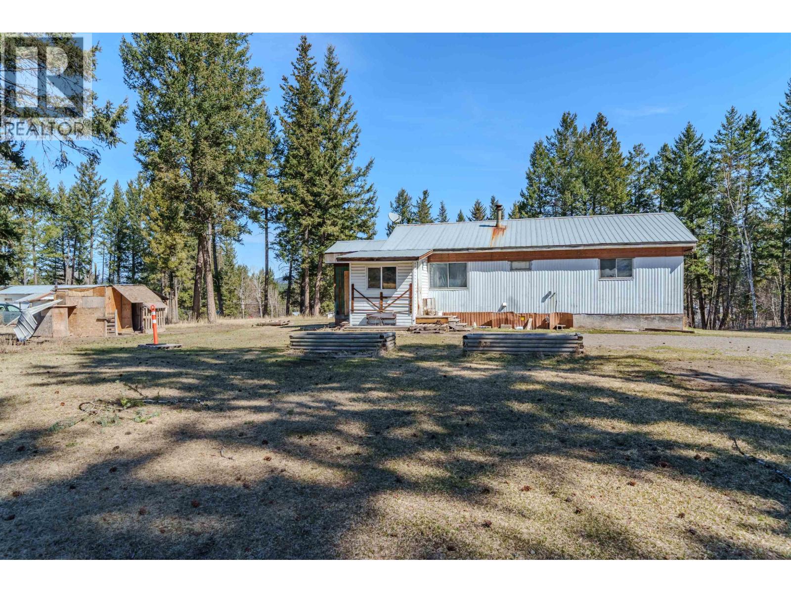 Residential in 103 Mile House