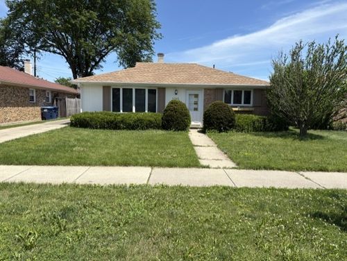 1045 W Grant Drive, Des Plaines, IL, 60016 | Card Image