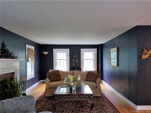 111 North St, Middlebury, CT, 06762-2309 | Card Image