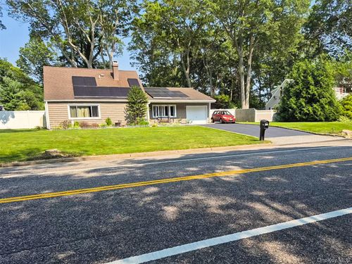 1039 Sipp Ave, Medford, NY, 11763-4047 | Card Image