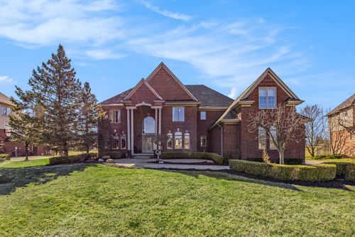 2434 Pebble Beach Dr, Oakland, MI, 48363-2445 | Card Image