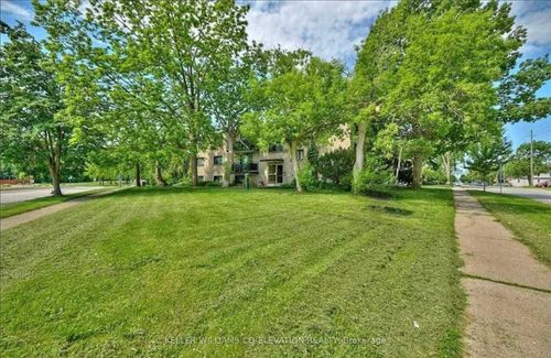4424 Simcoe St, Niagara Falls, ON, L2E1T8 | Card Image
