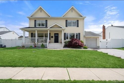 47 Syosset Cir, Syosset, NY, 11791-4809 | Card Image