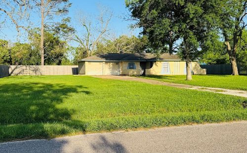 626 N Parrish St, Angleton, TX, 77515-5531 | Card Image
