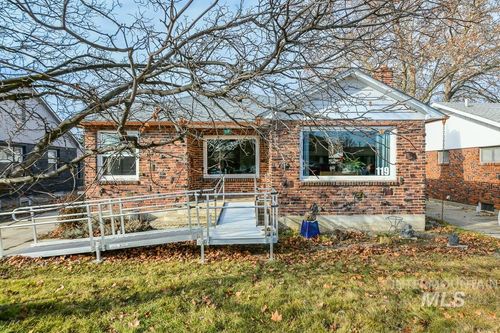 119 S Holly St, Nampa, ID, 83686-5101 | Card Image