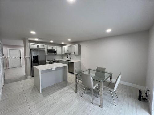 2-2-3826 Sw 107th Ave, Miami, FL, 33165-3654 | Card Image