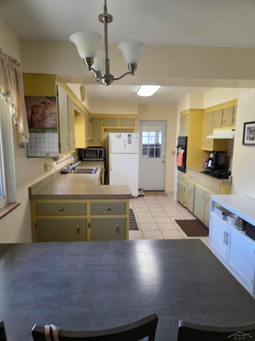 8020 Winchester Ct, Saginaw, MI, 48609-9540 | Card Image