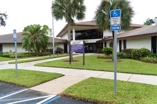 APT-112M - 12500 Sw 5 Th Ct, Condo with 1 bedrooms, 2 bathrooms and null parking in Pembroke Pines FL | Image 14