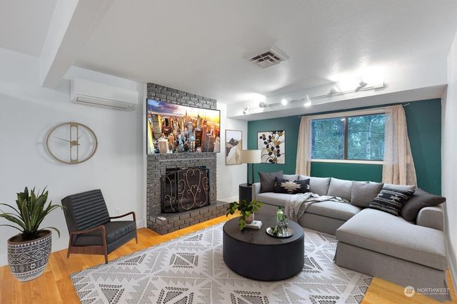 Virtually staged apartment | Image 23