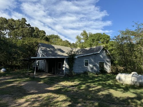 137 County Road 2362, Bagwell, TX, 75412-3218 | Card Image