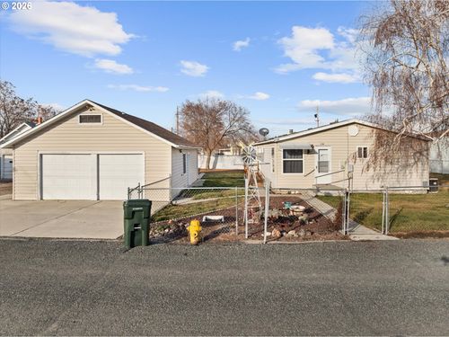 2106 Colorado Pl, Baker City, OR, 97814-4631 | Card Image