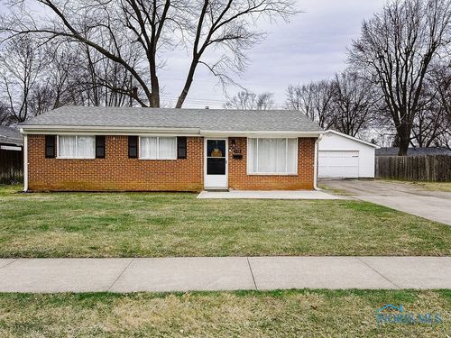 636 Woodward Avenue, Fostoria, OH, 44830 | Card Image