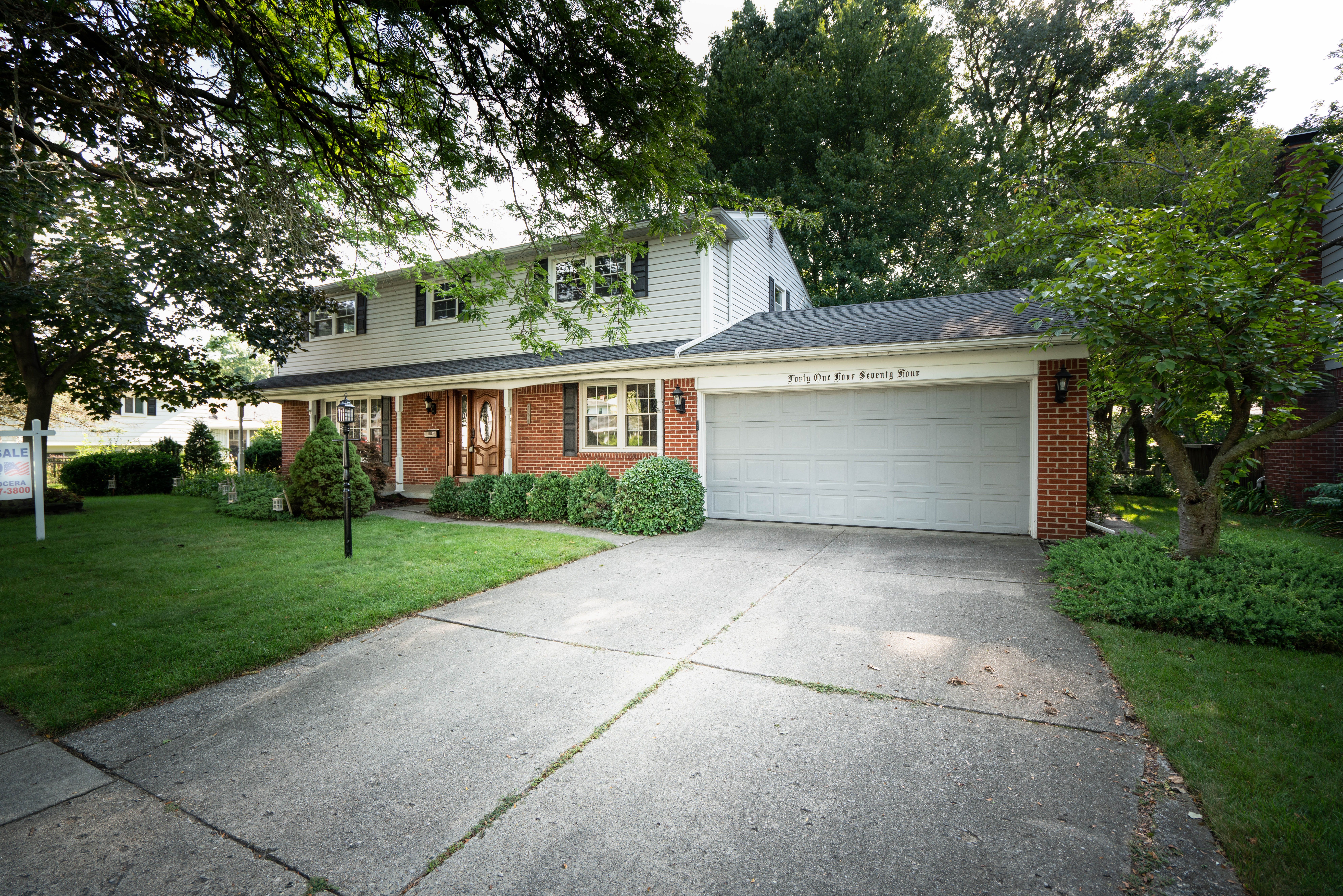 Crabtree Ln, Plymouth, MI 48170