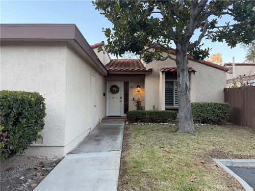 5651 E Plaza De Santos, Anaheim, CA, 92807 | Card Image