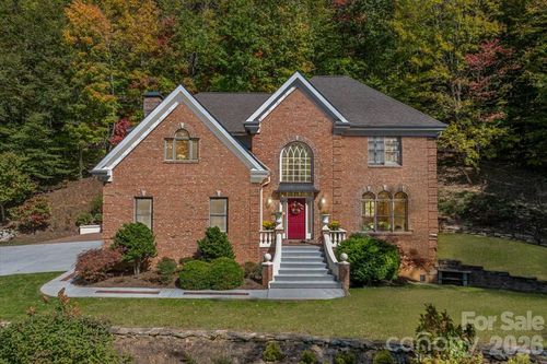 295 Laurel Ridge Dr, Waynesville, NC, 28786-9158 | Card Image