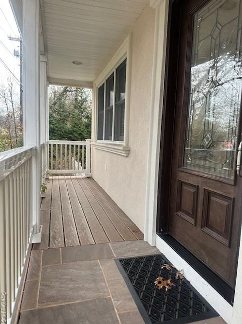 26 Radio Ave, Miller Place, NY, 11764-2748 | Card Image