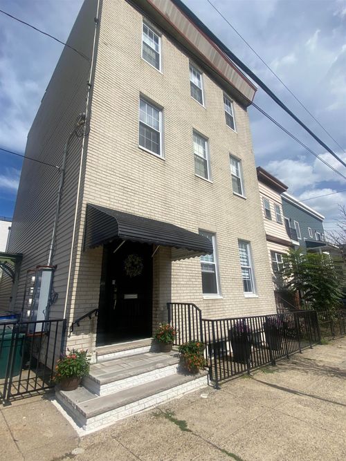 2-70 Poplar St, JC, Heights, NJ, 07307 | Card Image