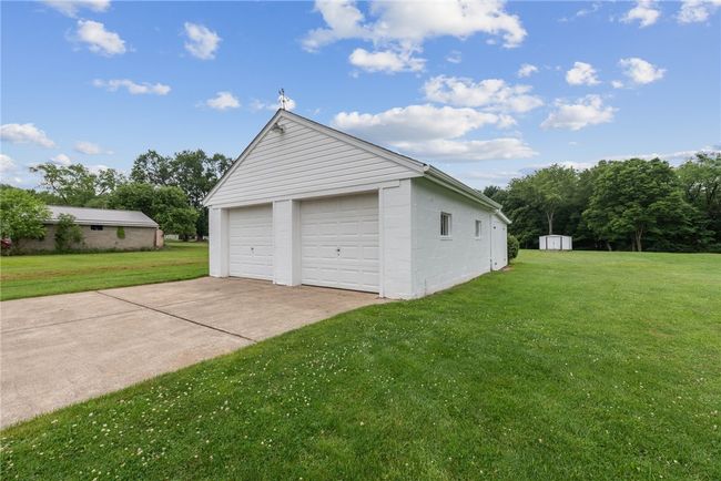 1239 Davis St, House other with 3 bedrooms, 2 bathrooms and null parking in Natrona Heights PA | Image 5