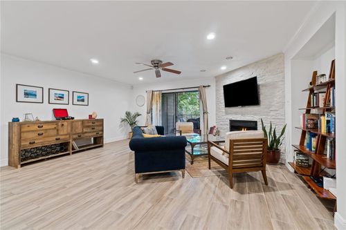apt-124-1135 Barton Hills Dr, Austin, TX, 78704-1972 | Card Image