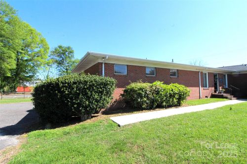 206 Church St, Clover, SC, 29710-1009 | Card Image