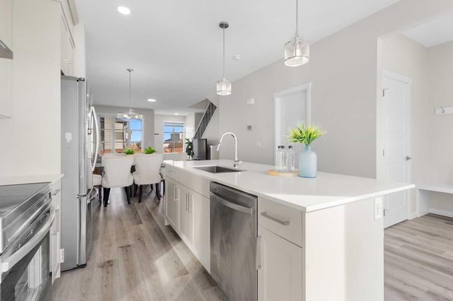 427 Lucas Blvd Nw, House other with 3 bedrooms, 3 bathrooms and 2 parking in Calgary AB | Image 10