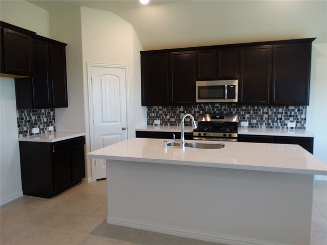 6141 Sutton Fields Trl, House other with 4 bedrooms, 4 bathrooms and null parking in Aubrey TX | Image 7