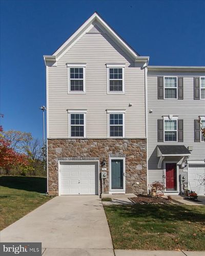 26 Appalachian Court, Townhouse with 3 bedrooms, 2 bathrooms and null parking in FALLING WATERS WV | Image 1