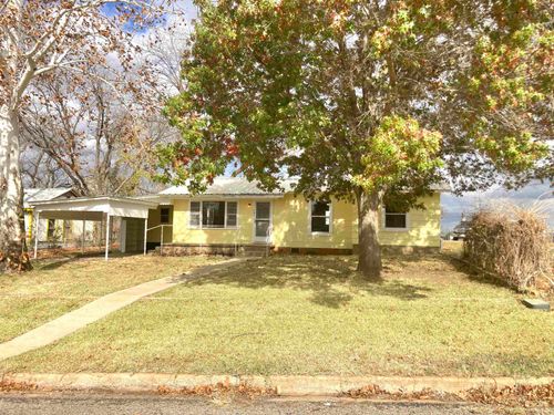 703 W Ollie St, Llano, TX, 78643-2518 | Card Image