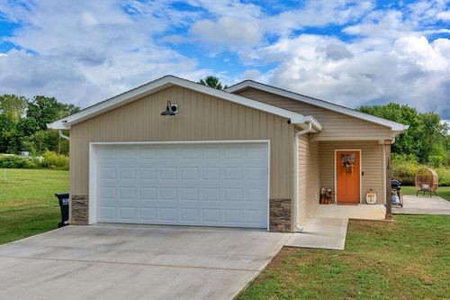 118 Cleveland Ave, Pikeville, TN, 37367-5303 | Card Image