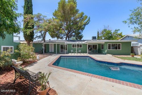 4817 Quartz Hill Rd, Quartz Hill, CA, 93536-2918 | Card Image
