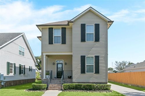 333 Roseland Pkwy, Harahan, LA, 70123-3927 | Card Image