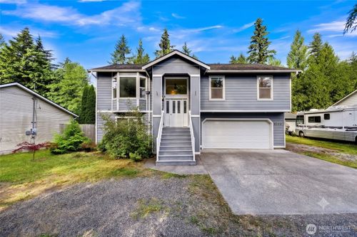 642 Sprague Valley Dr, Maple Falls, WA, 98266-7827 | Card Image