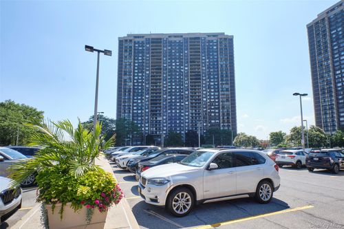 1v-27110 Grand Central Pkwy, Floral Park, NY, 11005-1245 | Card Image
