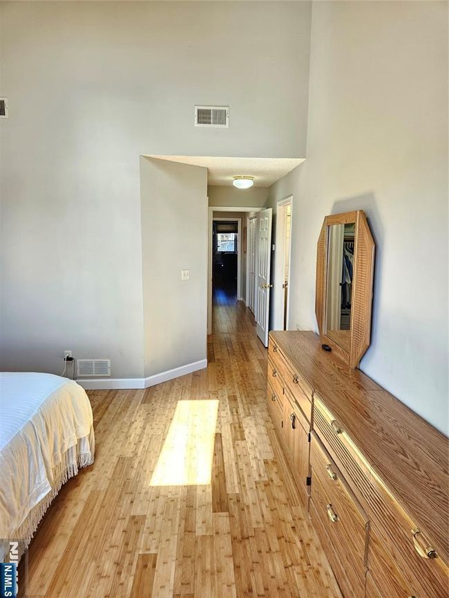 403 Heights Dr, Townhouse with 2 bedrooms, 3 bathrooms and null parking in Haledon NJ | Image 20