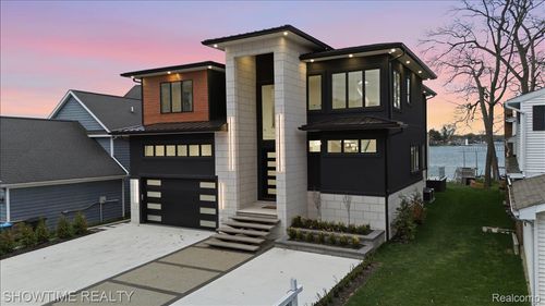 13281 Haddon St, Fenton, MI, 48430-1154 | Card Image