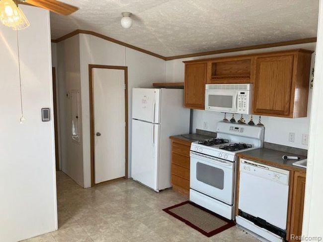 2900 Parkview Dr, House other with 2 bedrooms, 2 bathrooms and null parking in Port Hope MI | Image 14