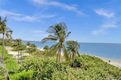 A201 - 1111 Crandon Blvd, Condo with 2 bedrooms, 2 bathrooms and null parking in Key Biscayne FL | Image 2