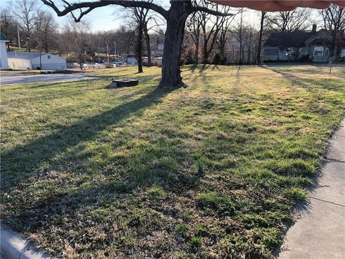 112 W Broadway El Dorado Spgs Mo Street, El Dorado Springs, MO, 64744 | Card Image