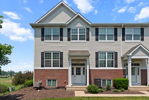 3821 Bailey Rd, Yorkville, IL, 60560-4711 | Card Image