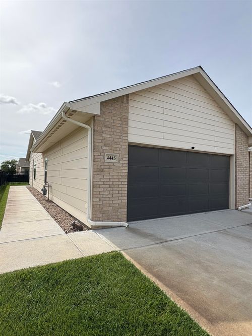 4543-4545-4543 N Sandplum St, Wichita, KS, 67205-2626 | Card Image