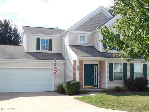 8538 Mandell Dr, Macedonia, OH, 44056-2724 | Card Image