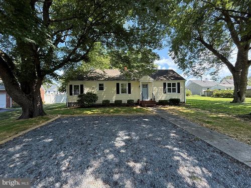 36 Roseneath Ave, Kilmarnock, VA, 22482-9577 | Card Image