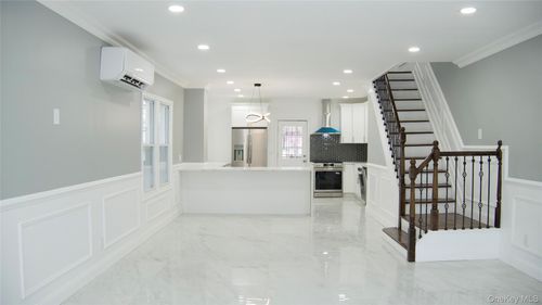 11024 207th St, Queens Village, NY, 11429-1706 | Card Image