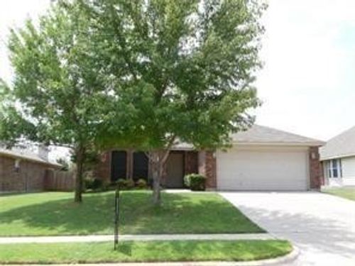 609 Piper Dr, Saginaw, TX, 76179-6362 | Card Image