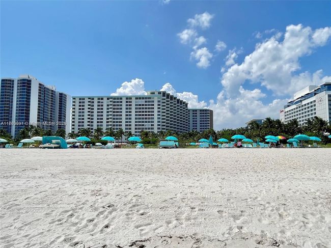 APT-410 - 2899 Collins Ave, Condo with 0 bedrooms, 1 bathrooms and null parking in Miami Beach FL | Image 19