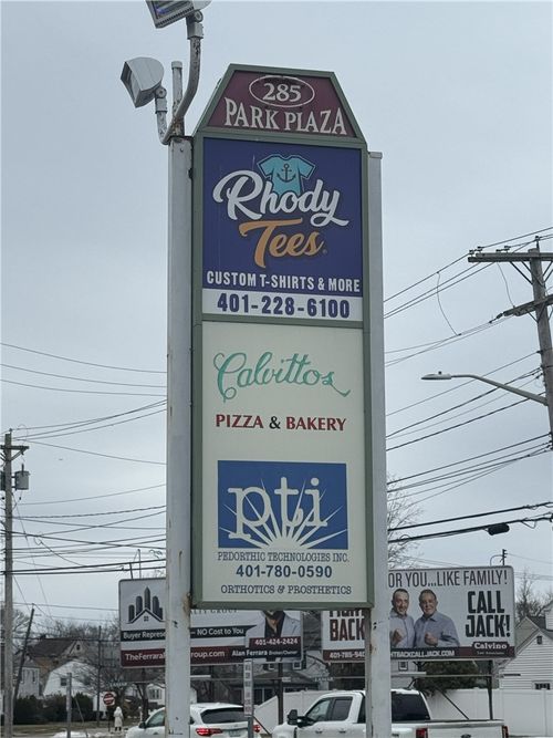 285 Park Ave, Cranston, RI, 02905-1241 | Card Image