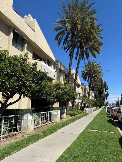 unit-16-19009 Sherman Way, Reseda, CA, 91335-7723 | Card Image